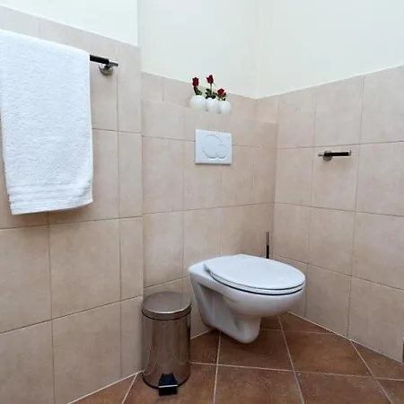 Maura 3* 반스카비스트리카